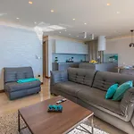 Front Fran Apartman *