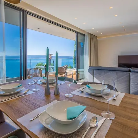 Apartment Front Fran