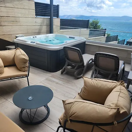 Front Fran 茨里克韦尼察